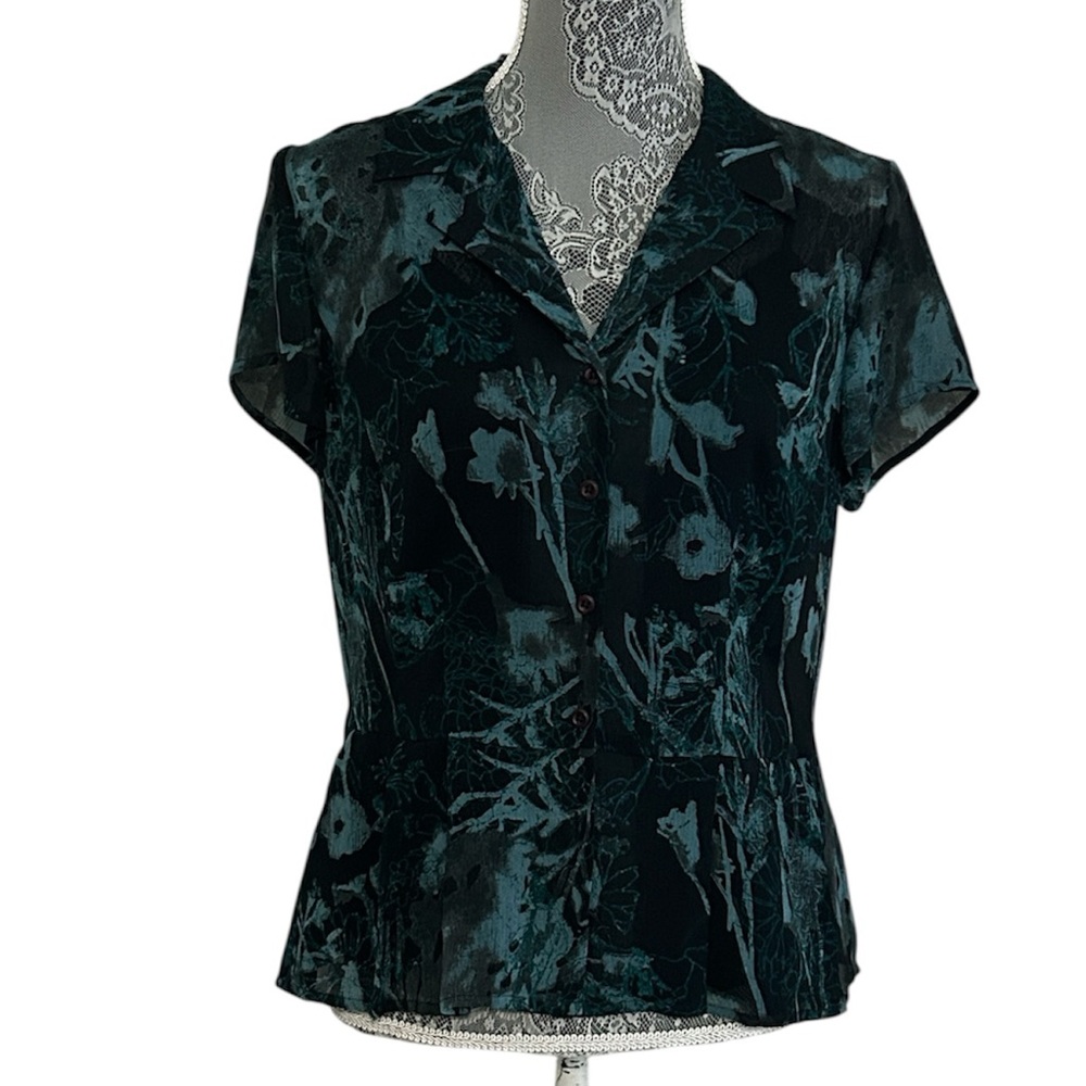 Jones Wear Size 10 Sheer Black Camisole Top with sheer‎ floral overlay blouse.